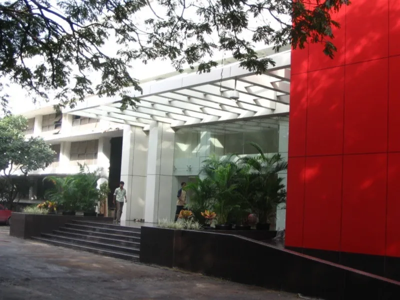 white-building-office-capita-mumbai