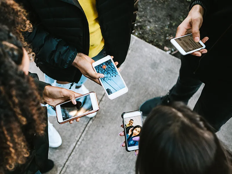 social media 932354274 800x600