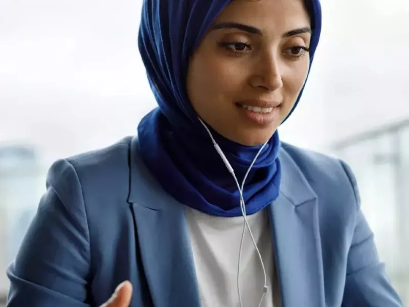 End-to-end customer management