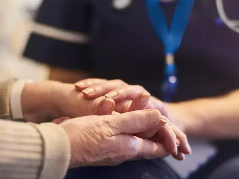 Enhancing patient contacts 2 peoples hands